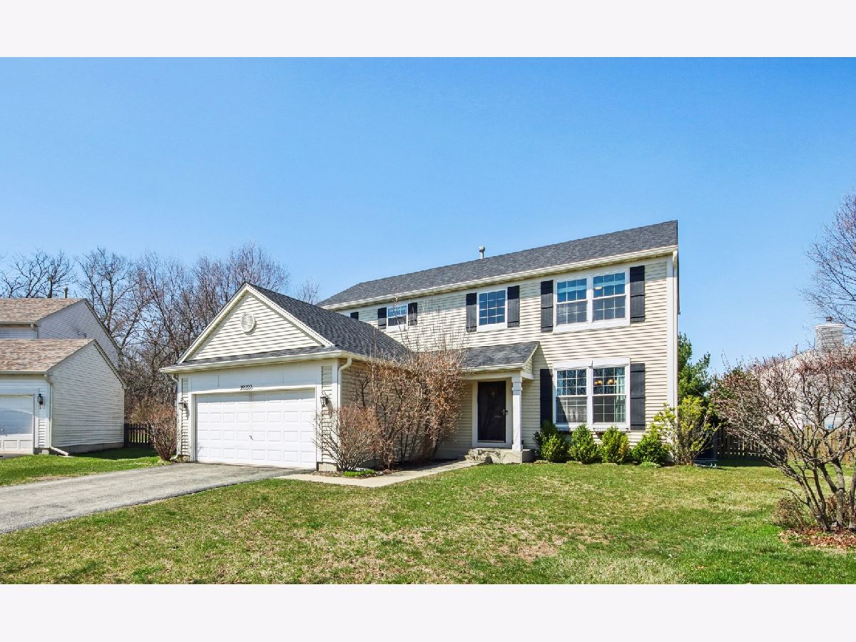 Townhomes & Condos & Homes For Sale Cambridge At Heatherstone Beach Park Illinois, 39222 Ogden Lane