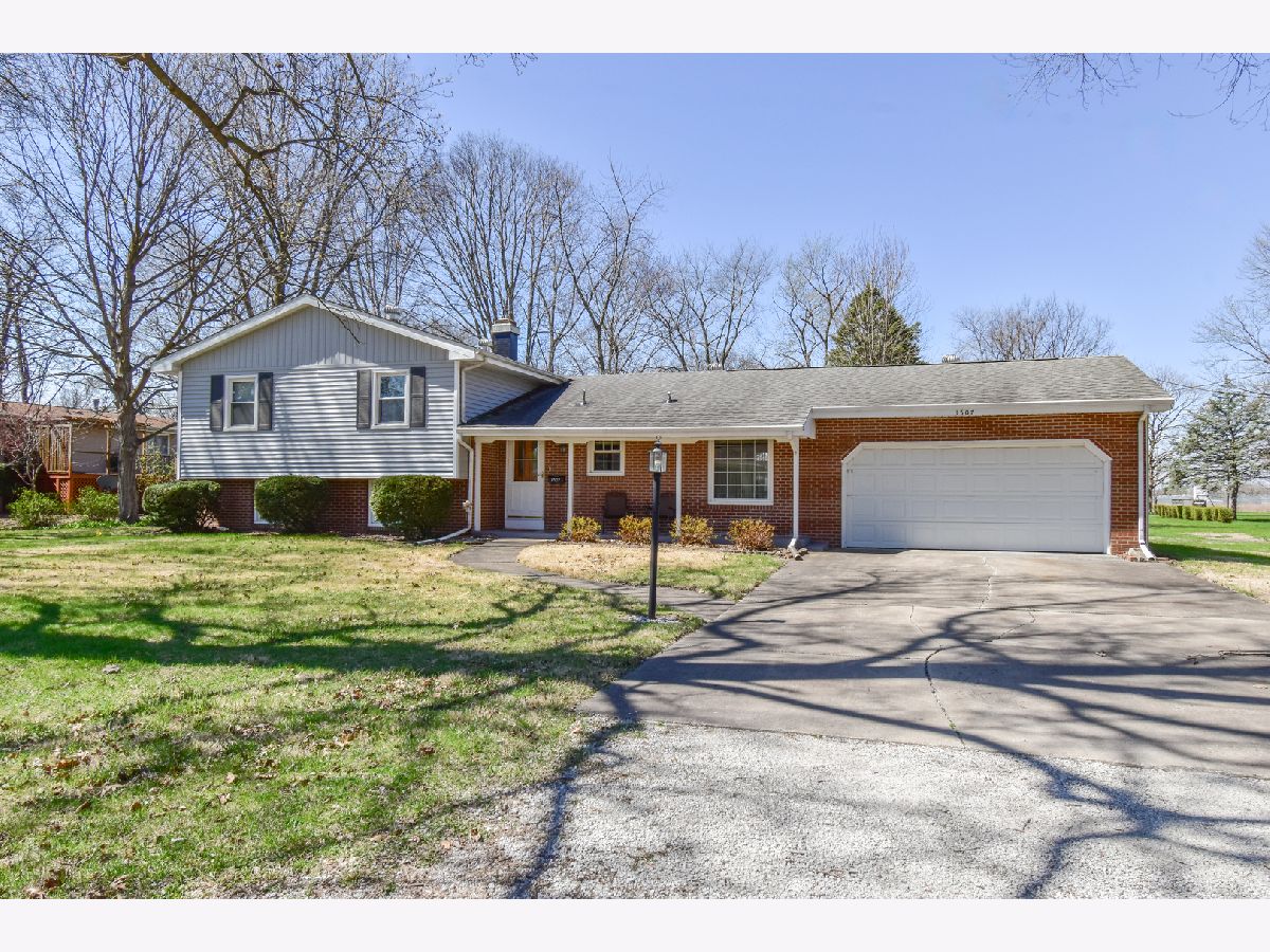  For Sale Pontiac Illinois, 1507 Oak Street