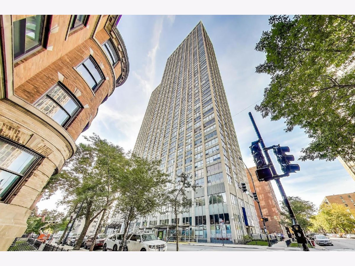 Condominiums Rented Park Place Tower Chicago Illinois, 655 Irving Park