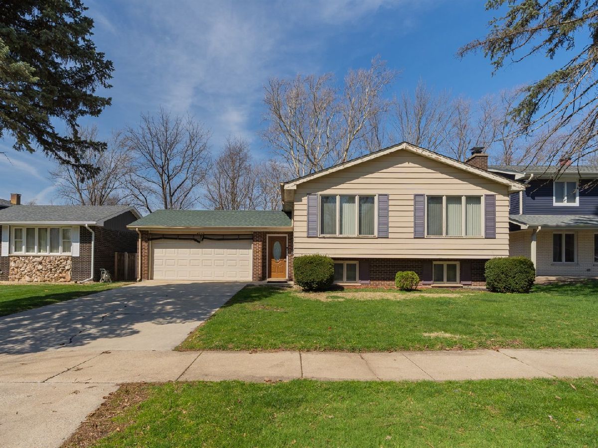  For Sale Matteson Illinois, 4242 Pinewood Lane
