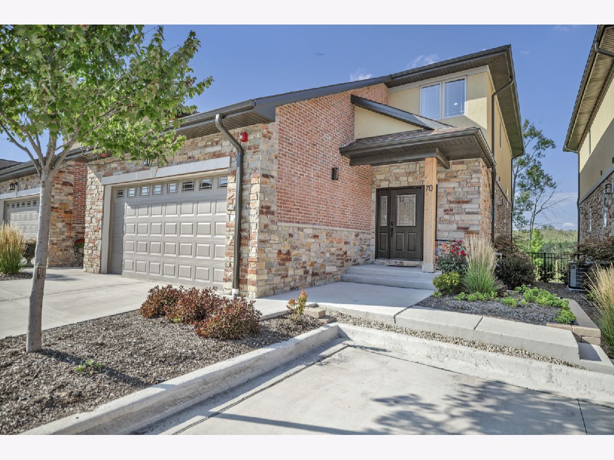 Condominiums For Sale Prairie Park At Wheeling Wheeling Illinois, 70 Prairie Court