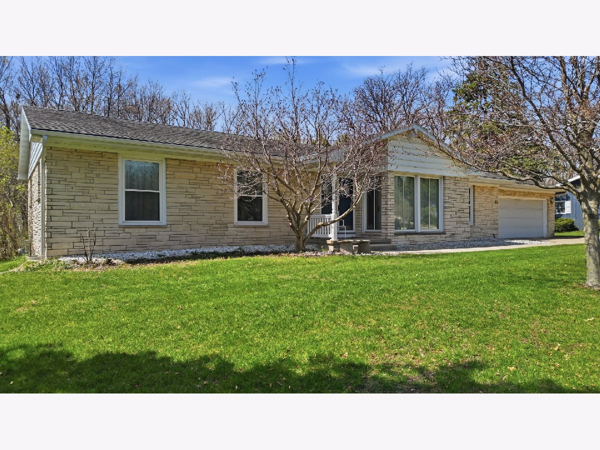  For Sale Dixon Illinois, 1739 Valley View Drive