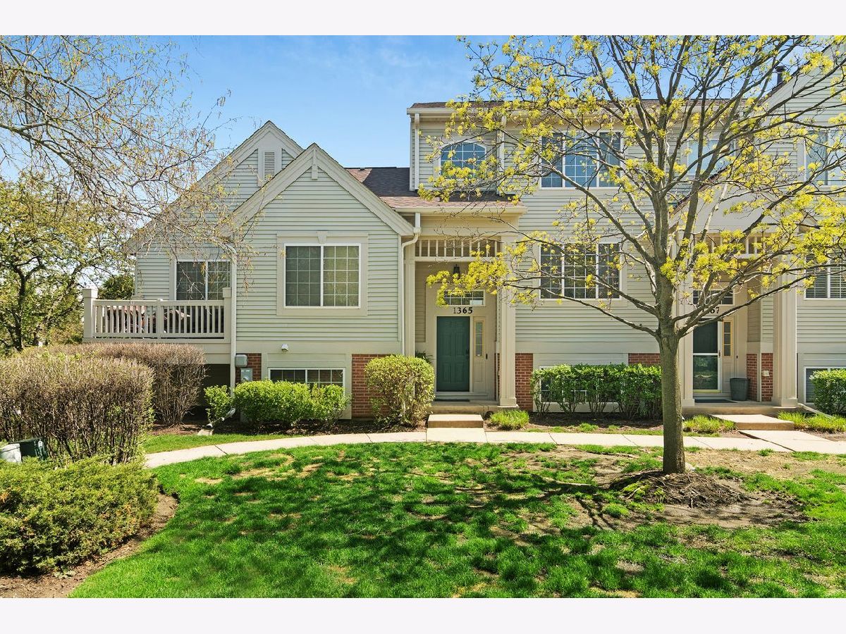  For Sale Cary Illinois, 1365 New Haven Drive