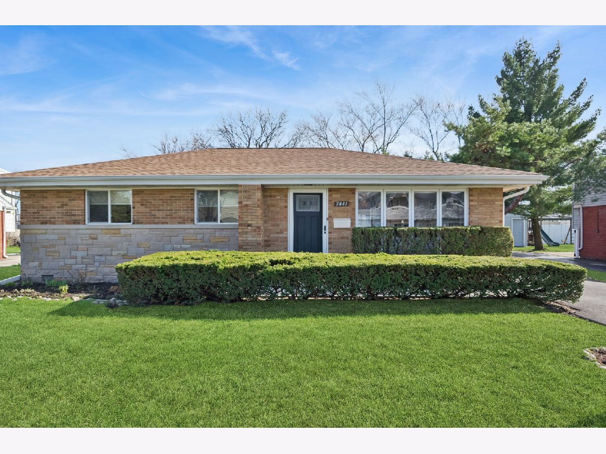  For Sale Morton Grove Illinois, 7441 Lake Street
