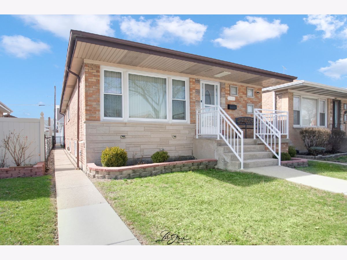  For Sale Chicago Illinois, 11046 Ewing Avenue