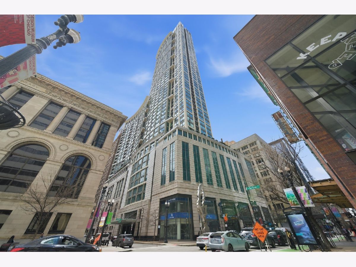  For Sale Chicago Illinois, 130 Garland Court