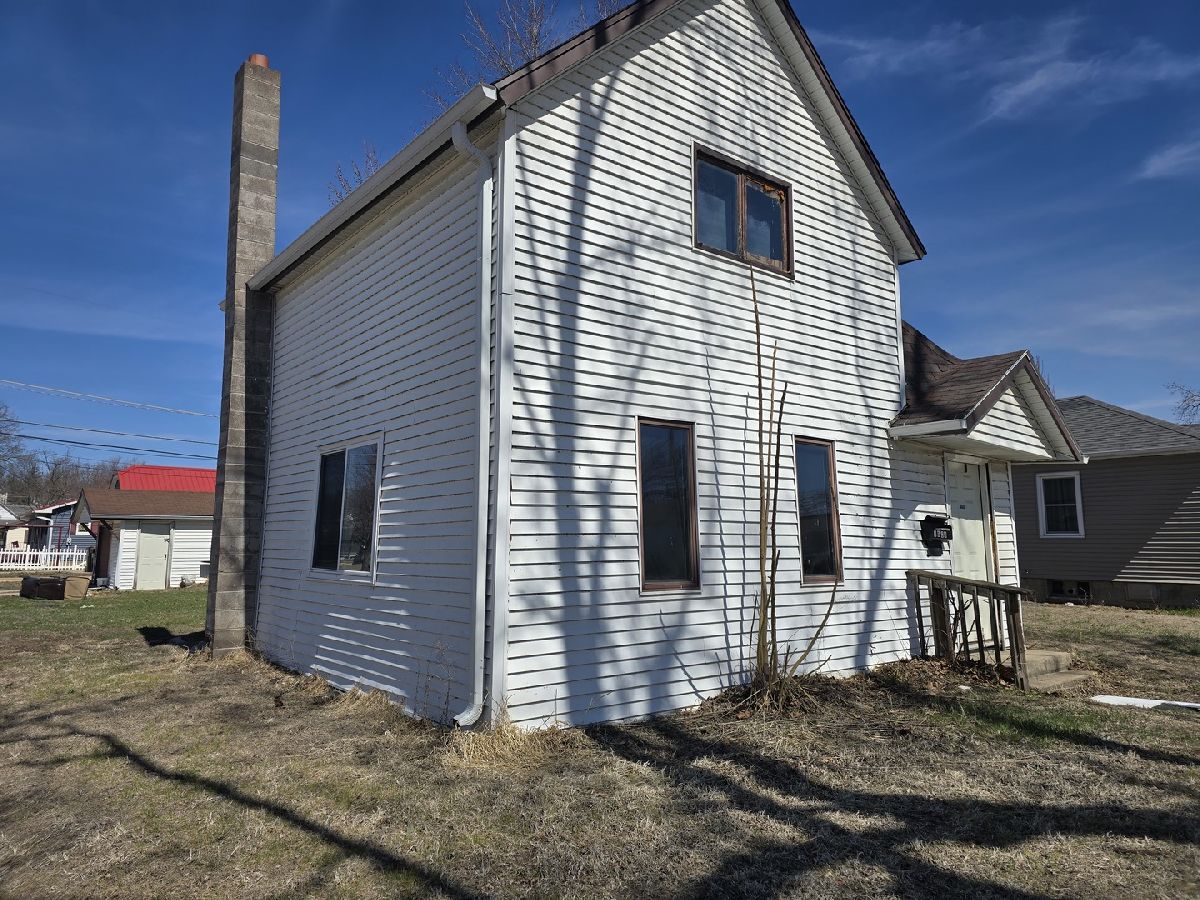  For Sale Fulton Illinois, 1003 15th Avenue