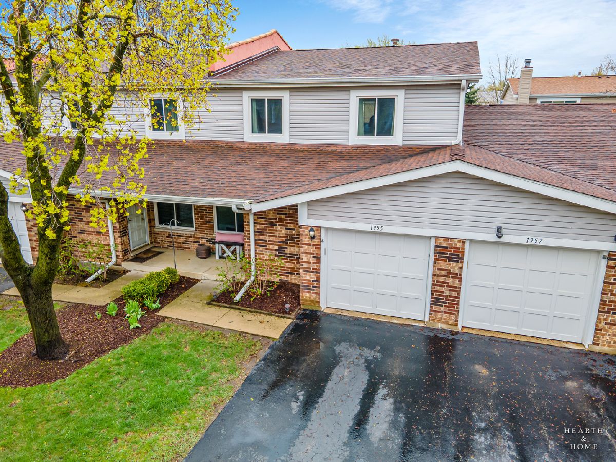 Townhomes & Condos For Sale Heritage Manor Palatine Illinois, 1955 Heritage Drive