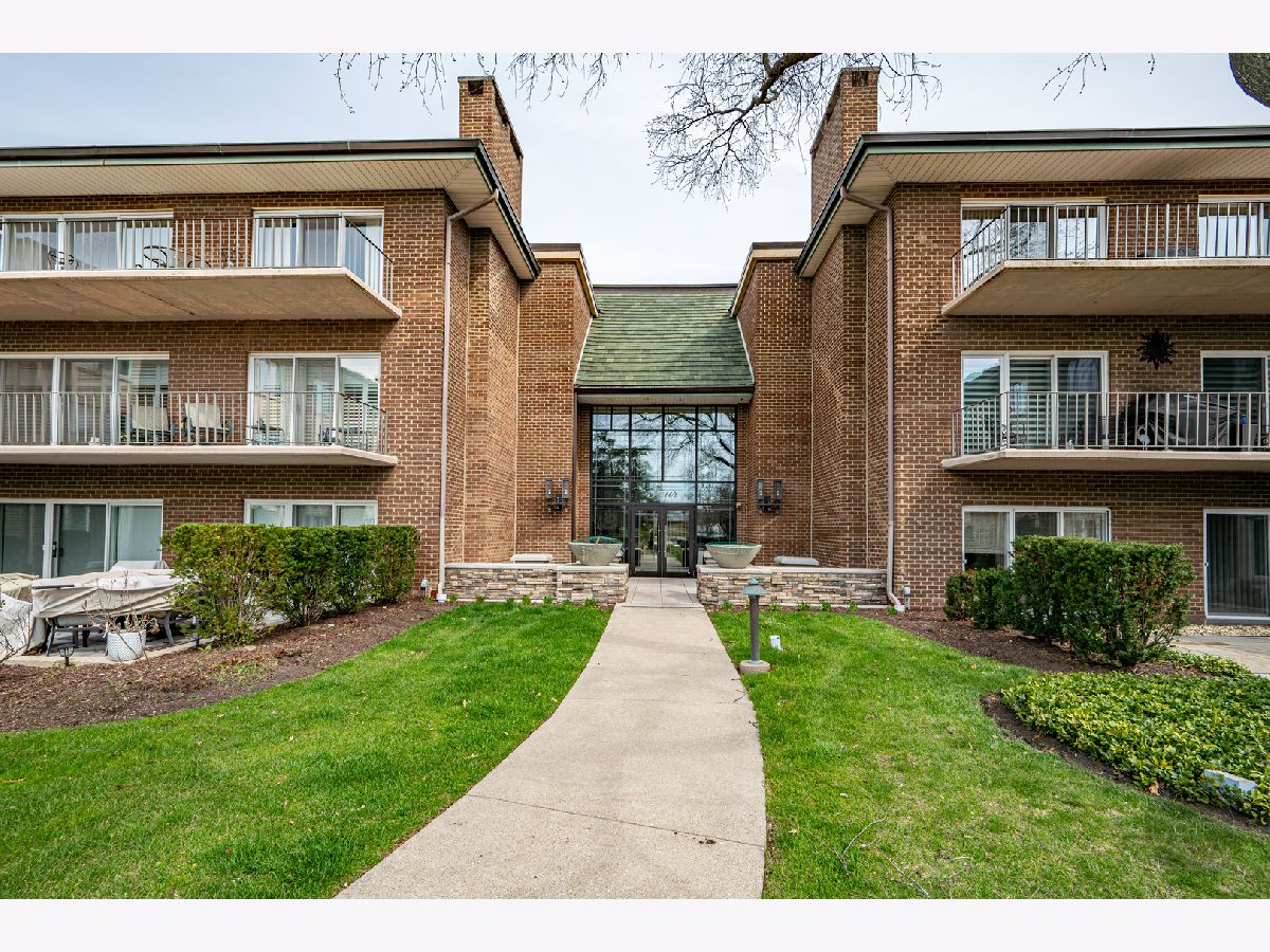  For Sale Oak Brook Illinois, 4 Oak Brook Club Drive