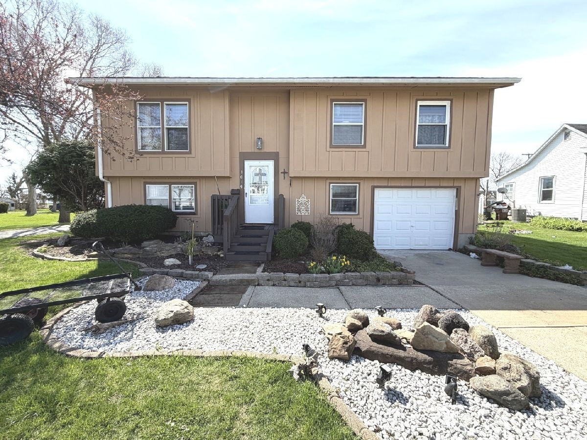  Sold Danforth Illinois, 101 1/2 North