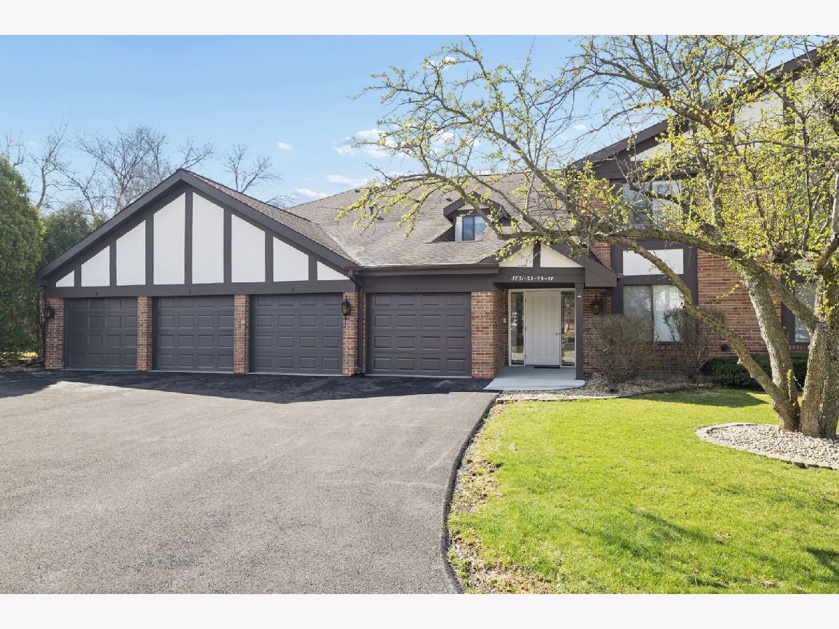 Condominiums & Homes For Sale Villas Of Deer Creek Westmont Illinois, 5851 Doe Circle