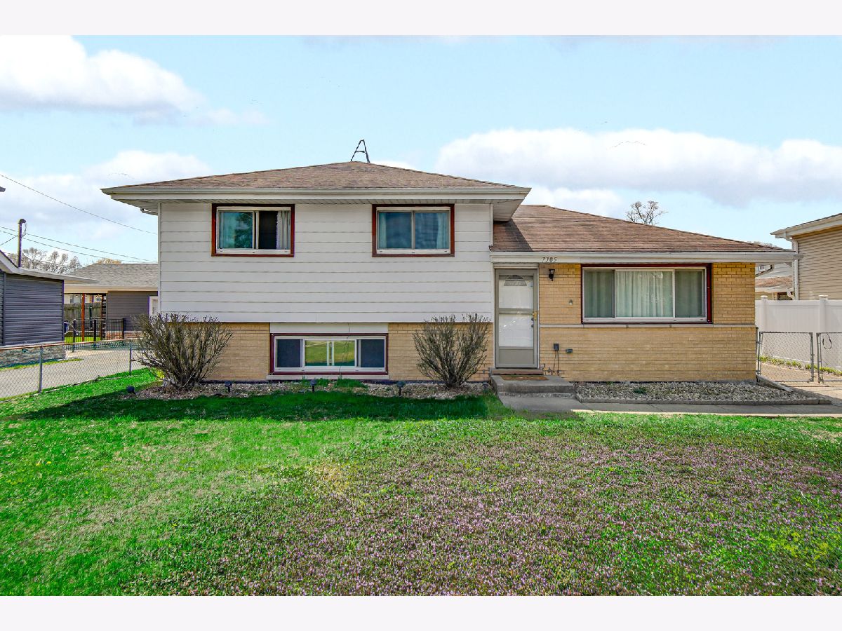  For Sale Bridgeview Illinois, 7305 75th Street