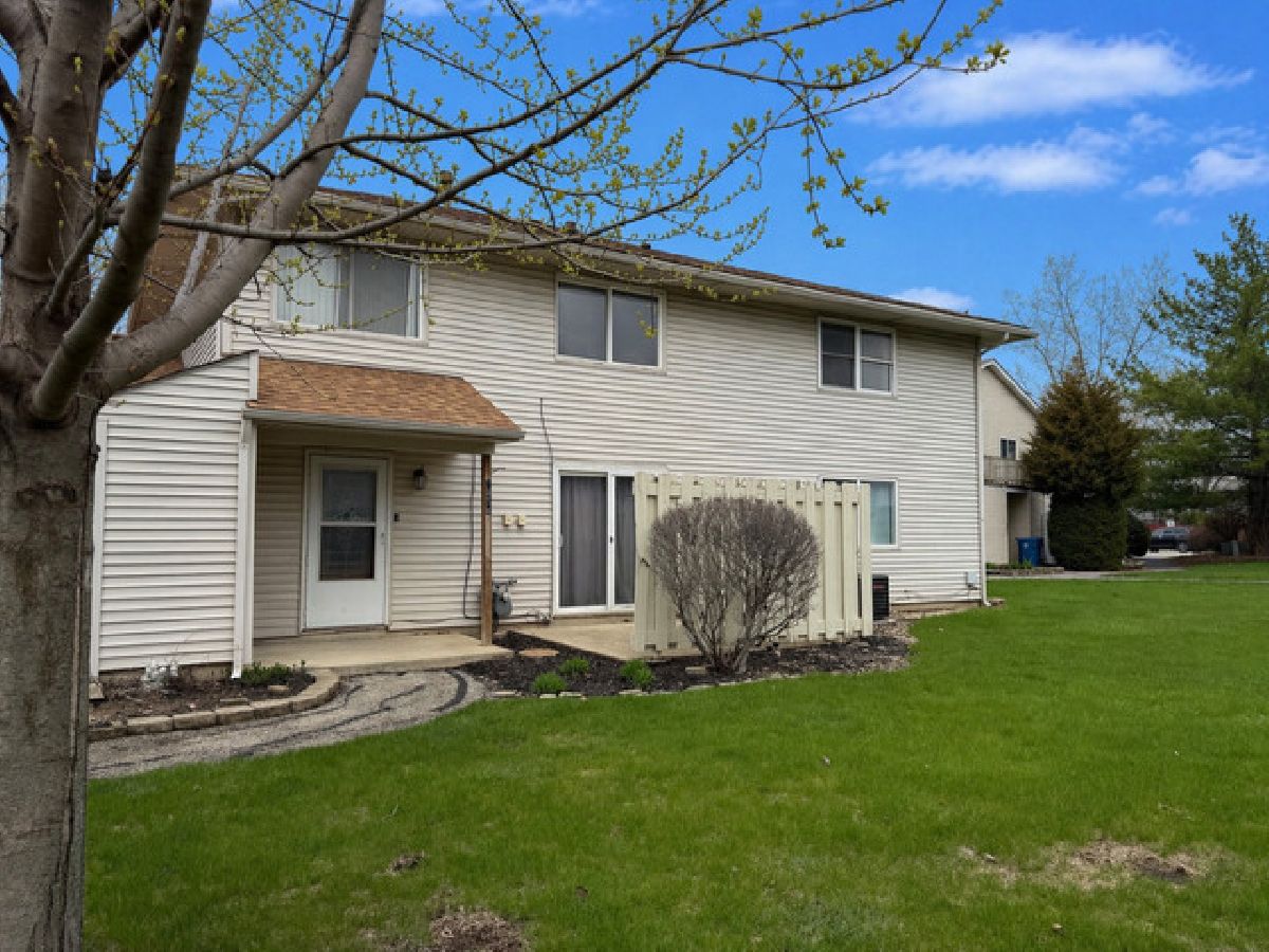  For Sale Crest Hill Illinois, 2338 Carnation Drive