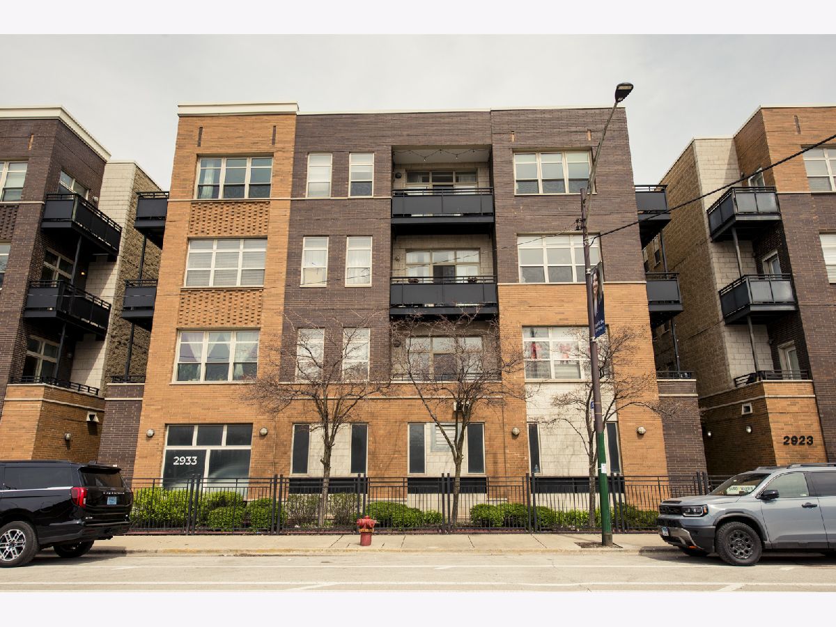  For Sale Chicago Illinois, 2933 Clybourn Avenue