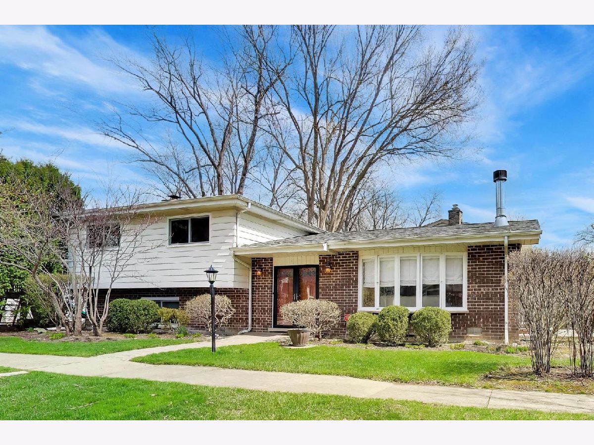 Homes For Sale Sherwood Forest Highland Park Illinois, 1659 Friar Tuck Avenue