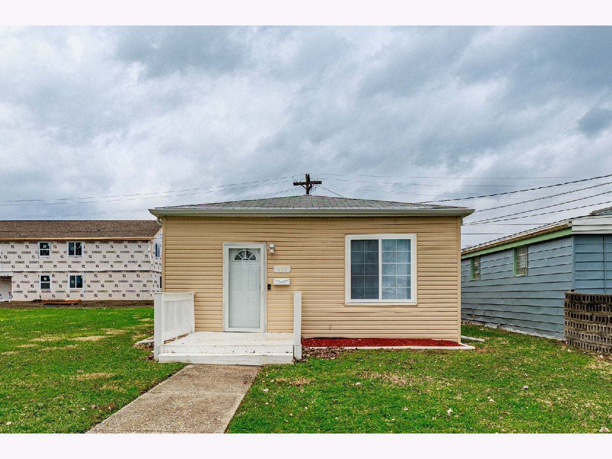  For Sale Phoenix Illinois, 832 153 Street