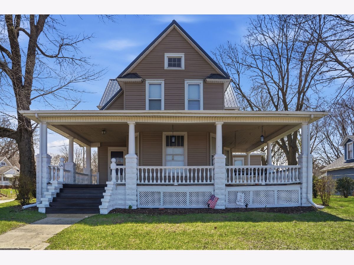  For Sale Dixon Illinois, 324 2nd Street