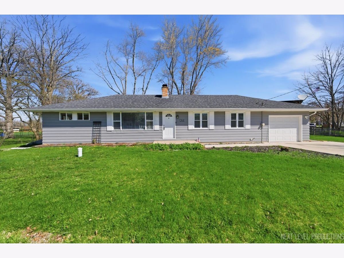  For Sale Newark Illinois, 1 Coy Park Drive