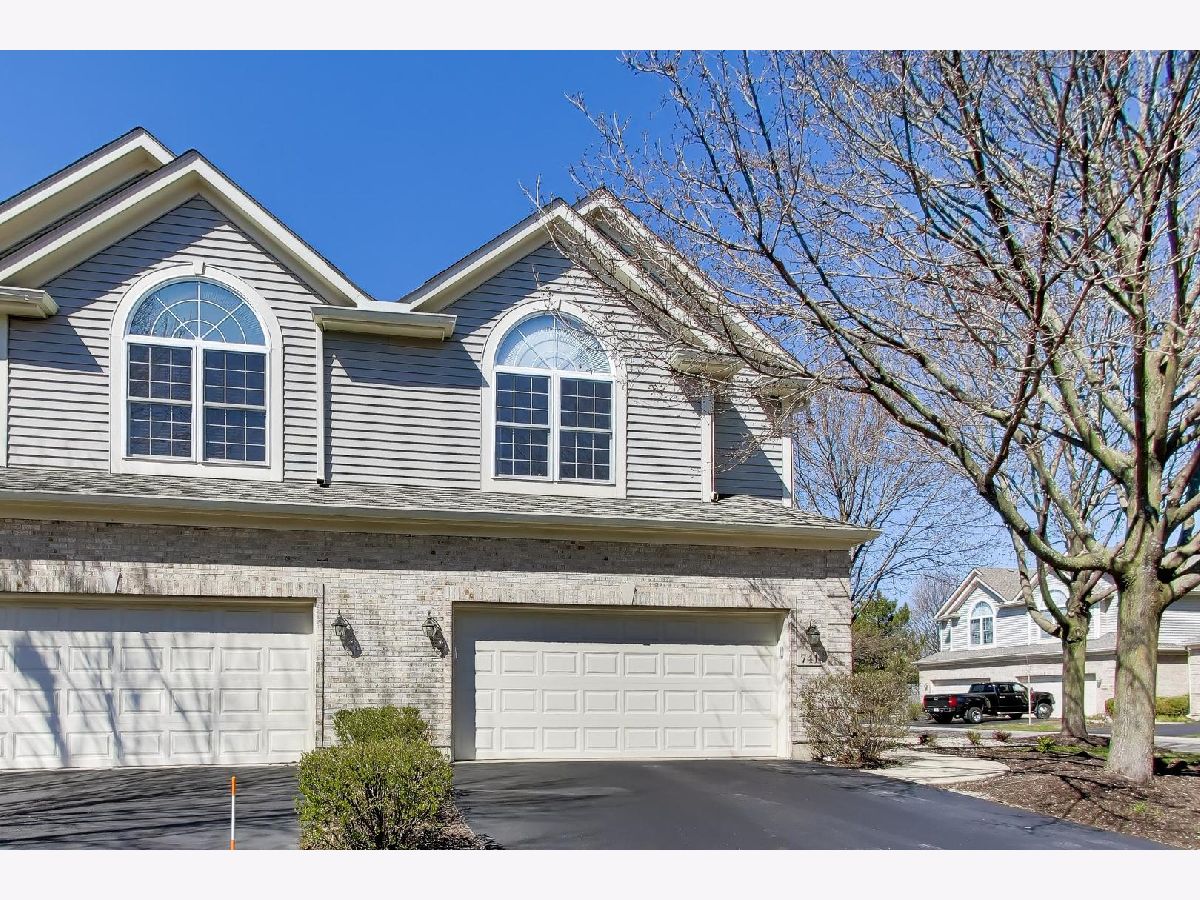  For Sale Lake In The Hills Illinois, 741 Juniper Lane