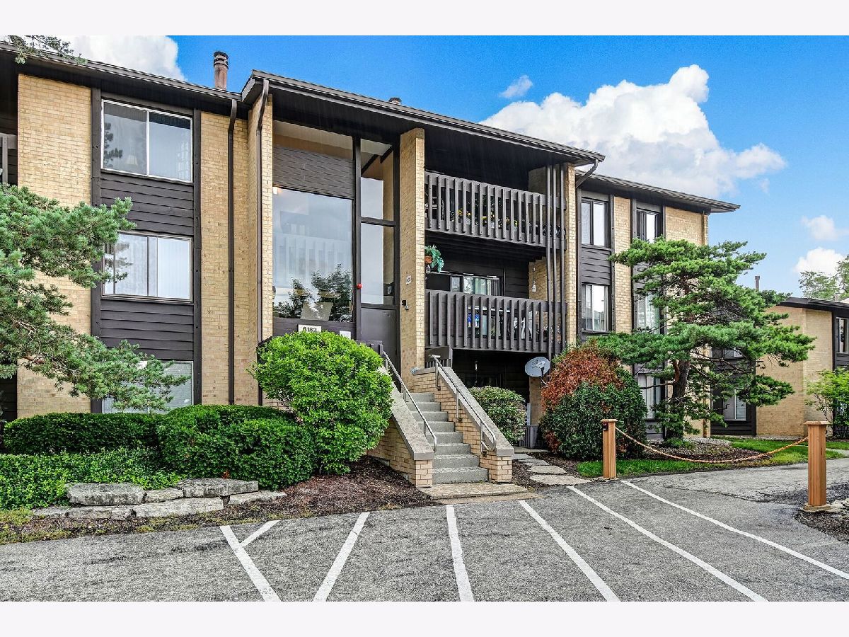  For Rent Willowbrook Illinois, 6182 Pinewood