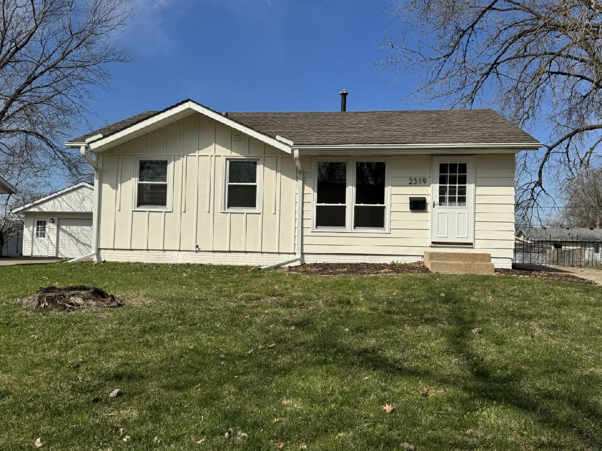  For Rent Bettendorf Iowa, 2319 Pinehurst