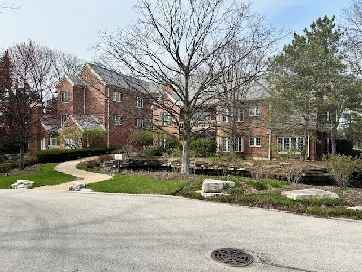  Sold Northfield Illinois, 324 Regent Wood