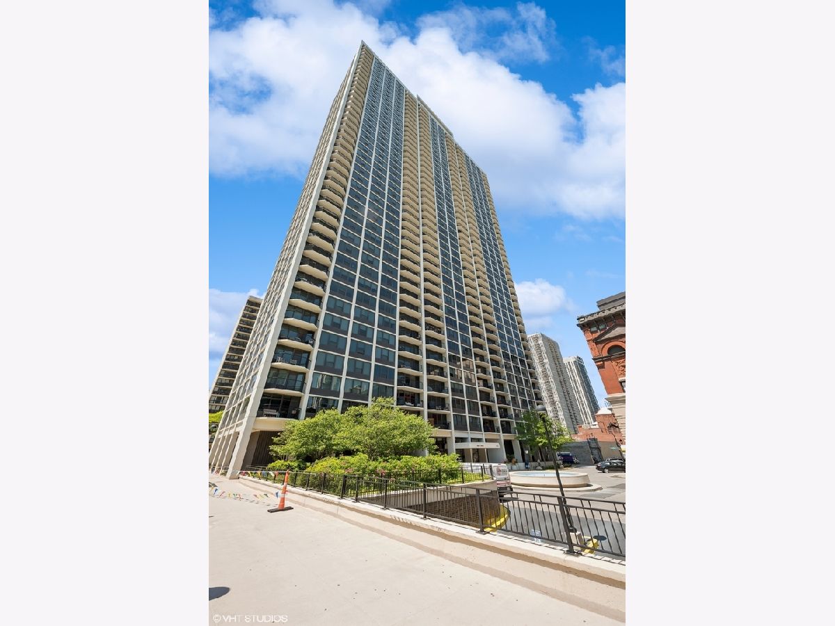 Condominiums Rented James House Chicago Illinois, 1560 Sandburg