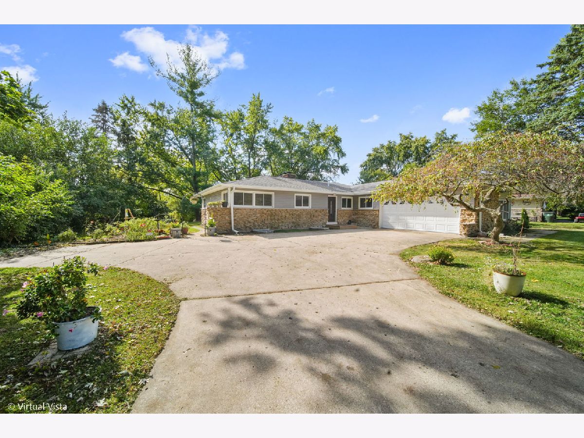  For Sale Sleepy Hollow Illinois, 1149 Gail Lane