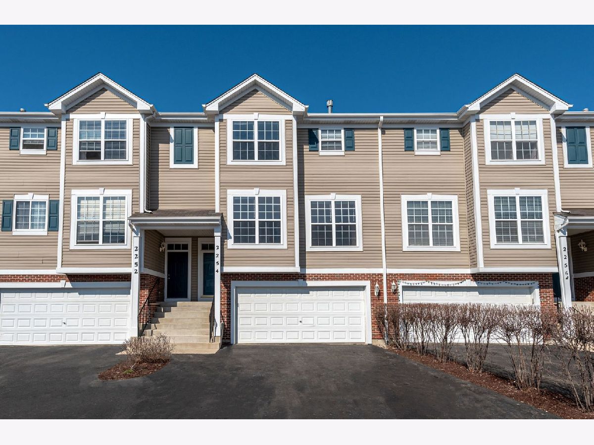 Townhomes & Condos For Rent Legacy Fields Aurora Illinois