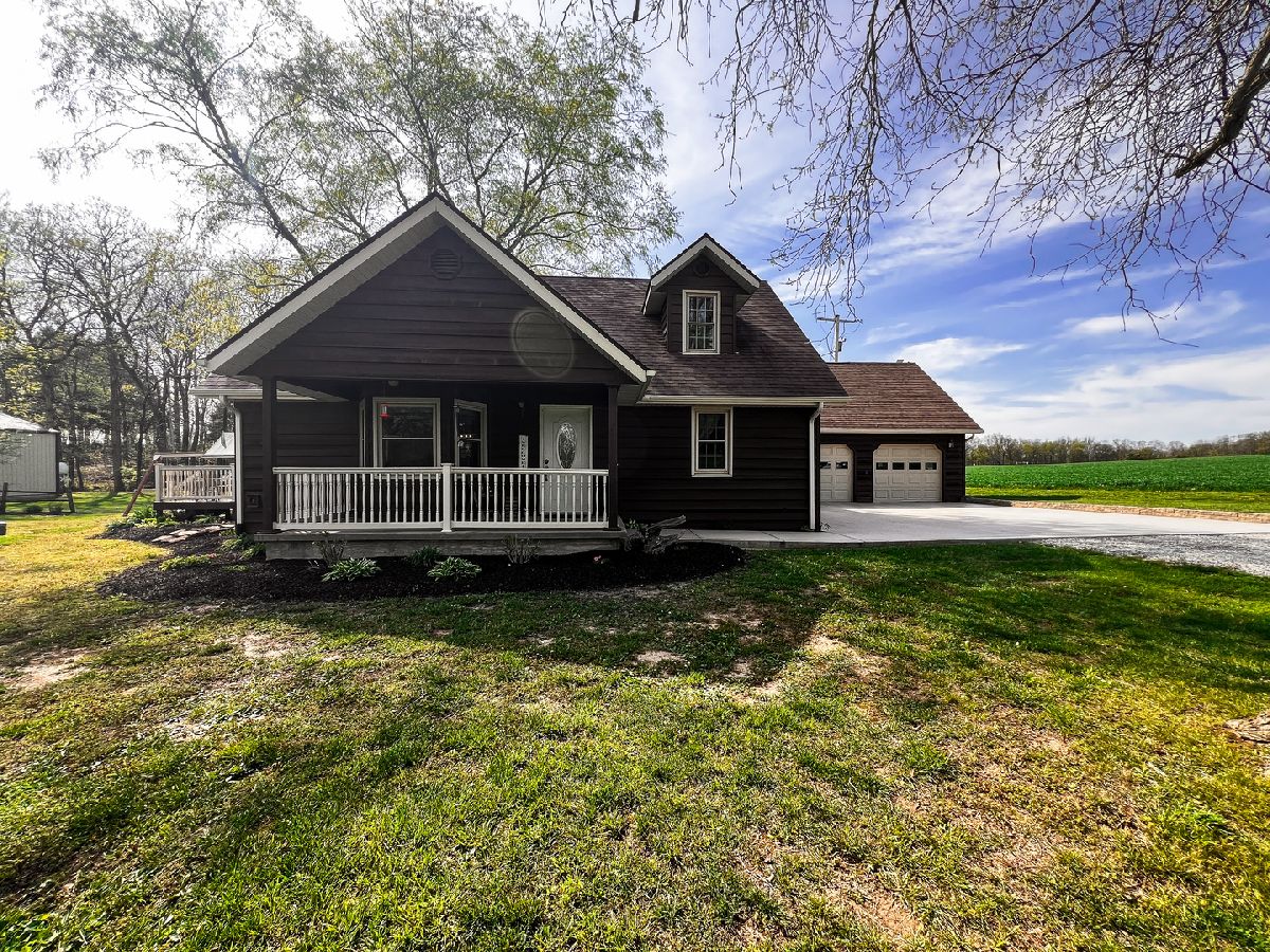 Homes Sold Airway View Mt Vernon Illinois, 11753 Log Cabin