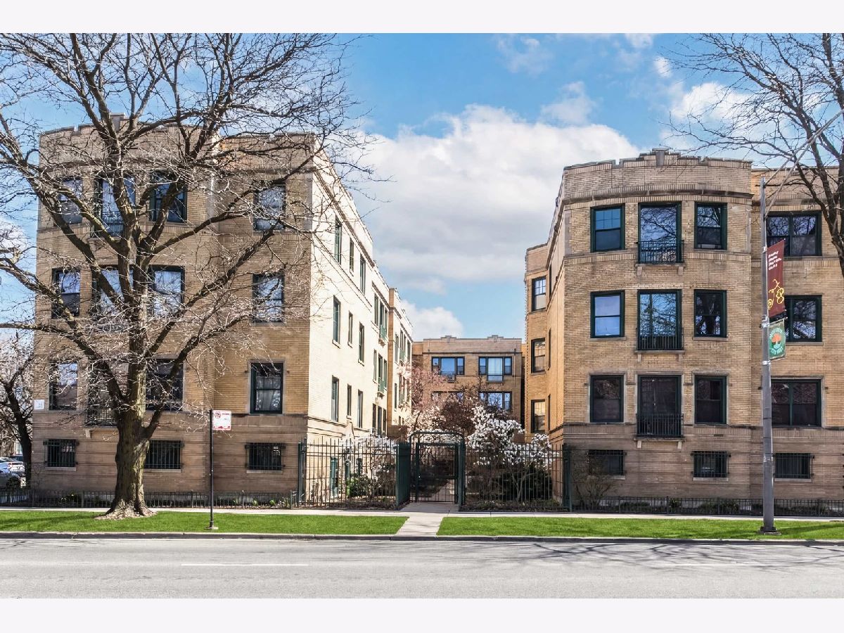  For Sale Chicago Illinois, 7033 Sheridan Road