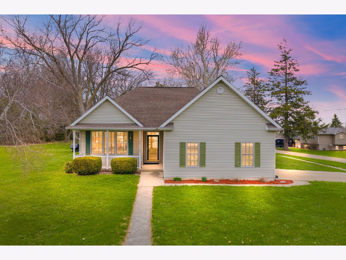  For Sale Lee Illinois, 201 Hardanger Gate