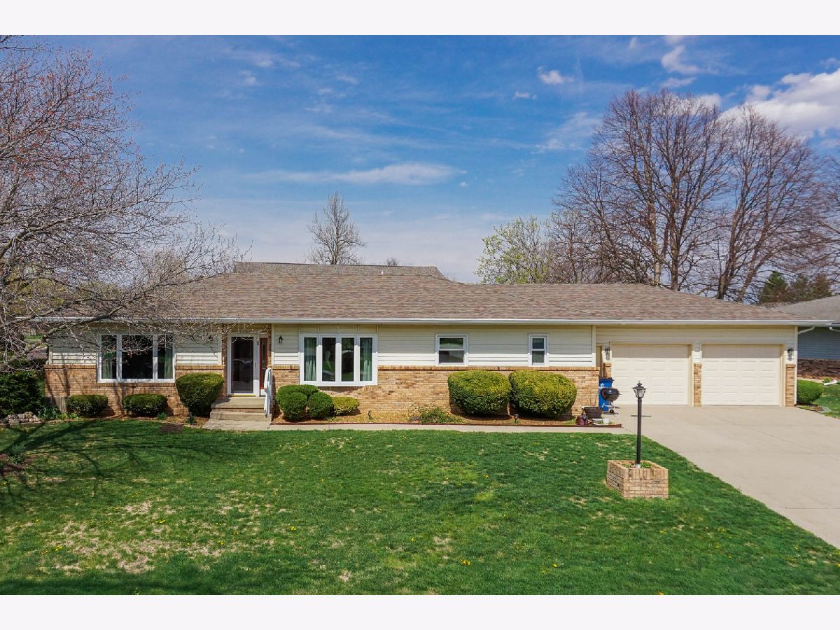  For Sale Minier Illinois, 1 Millard Court