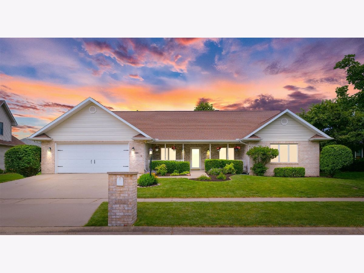 Homes & Condos & Townhomes For Sale Beringer Commons Urbana Illinois, 2809 Slayback Street