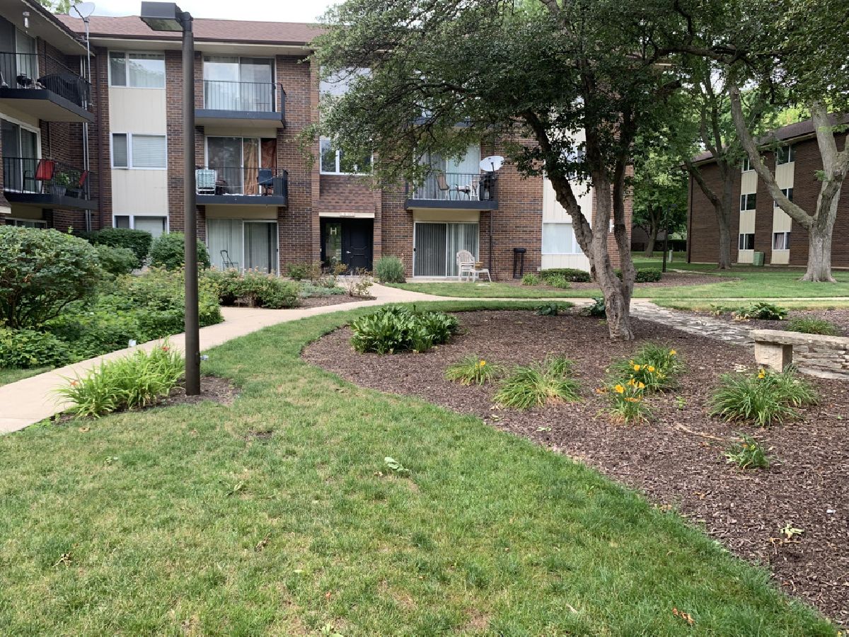 Condos & Townhomes For Rent Pebblewood Naperville Illinois, 5S070 Pebblewood