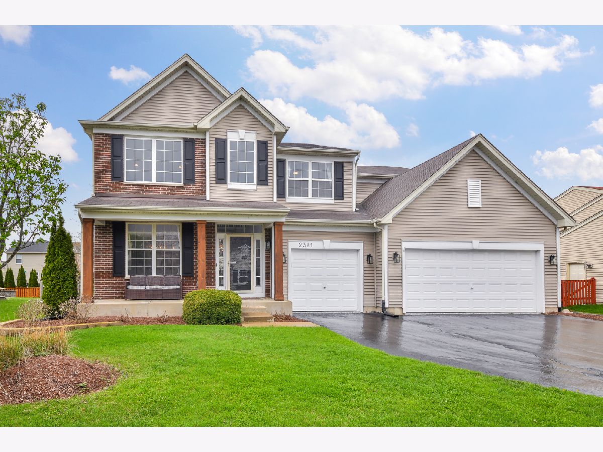 Homes & Townhomes For Sale Blackberry Crossing West Montgomery Illinois, 2321 Ferdinand Lane