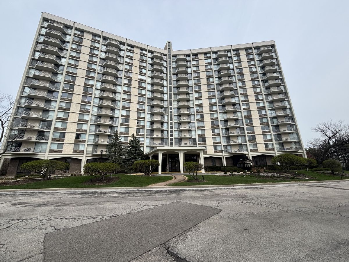  For Sale Oak Brook Illinois, 40 Tower Road