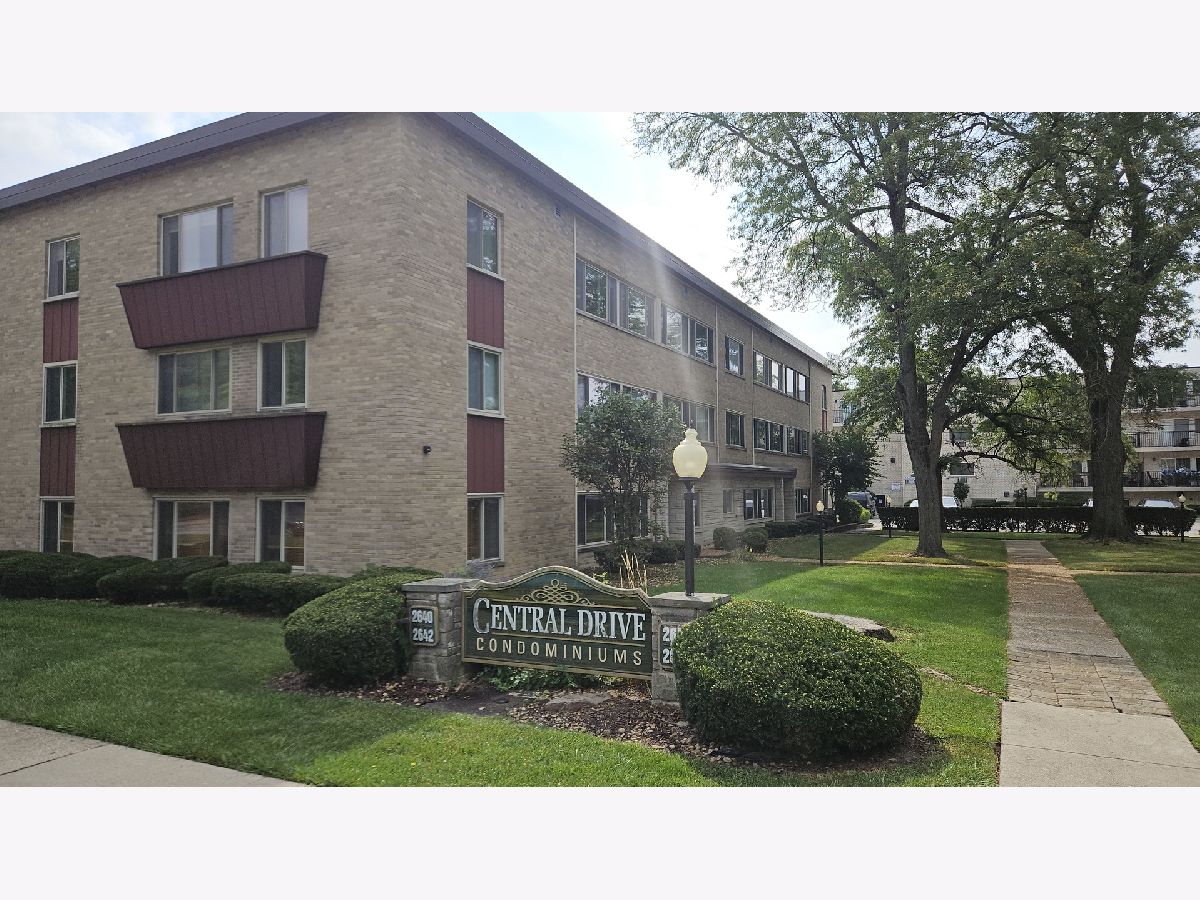  For Sale Flossmoor Illinois, 2640 Central Drive