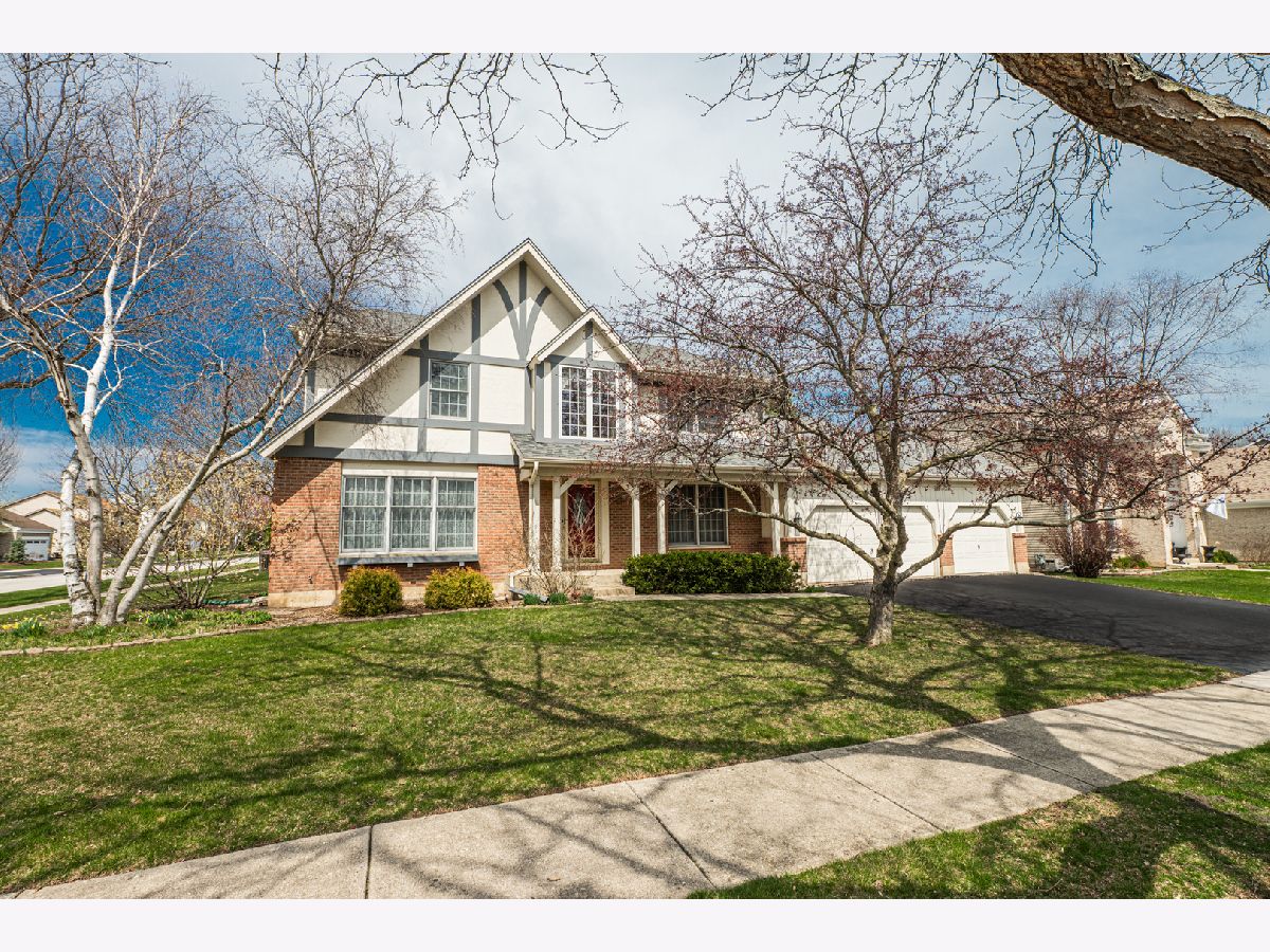  For Sale Mundelein Illinois, 1404 Halifax Drive