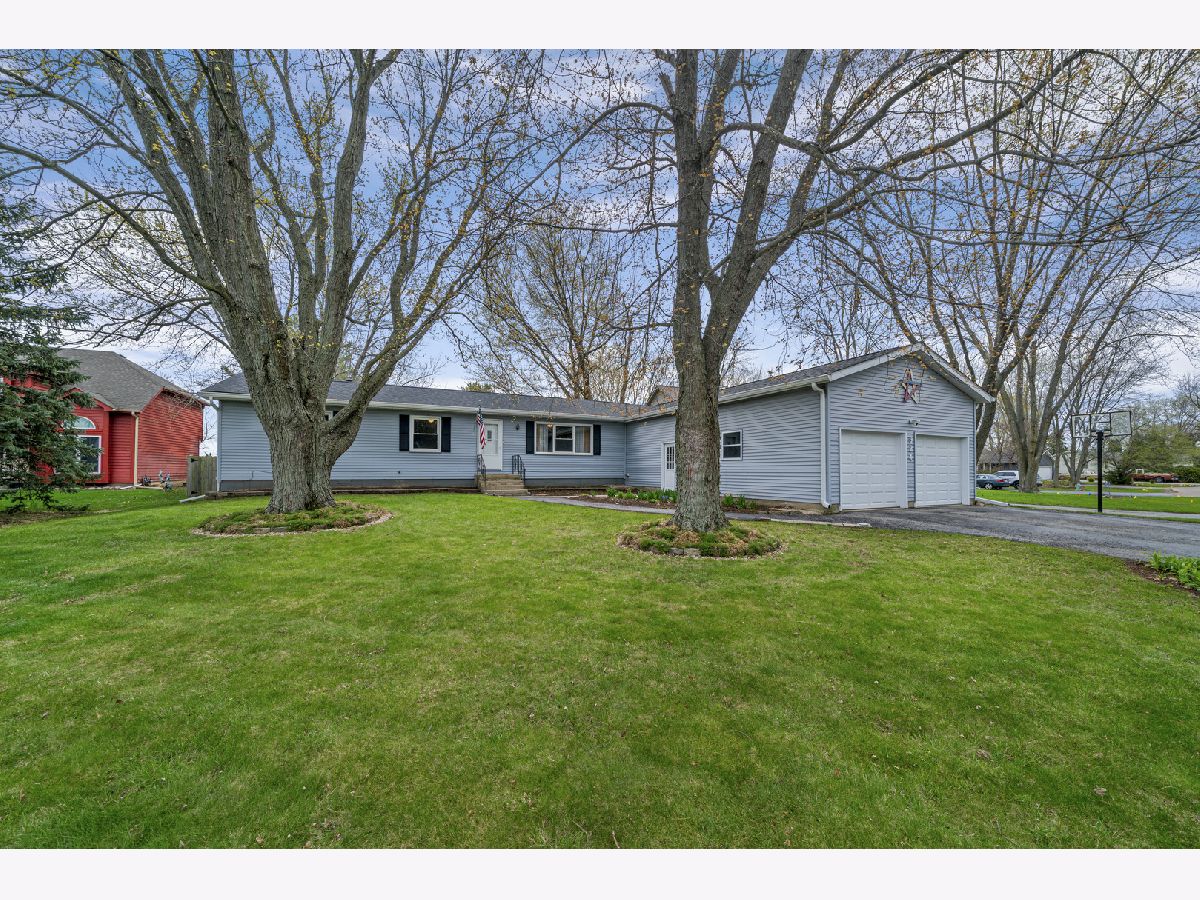  For Sale Sandwich Illinois, 924 Suzy Street