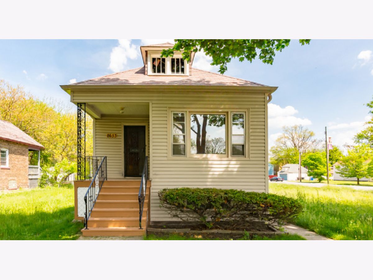  For Sale Chicago Illinois, 8653 Saginaw Avenue