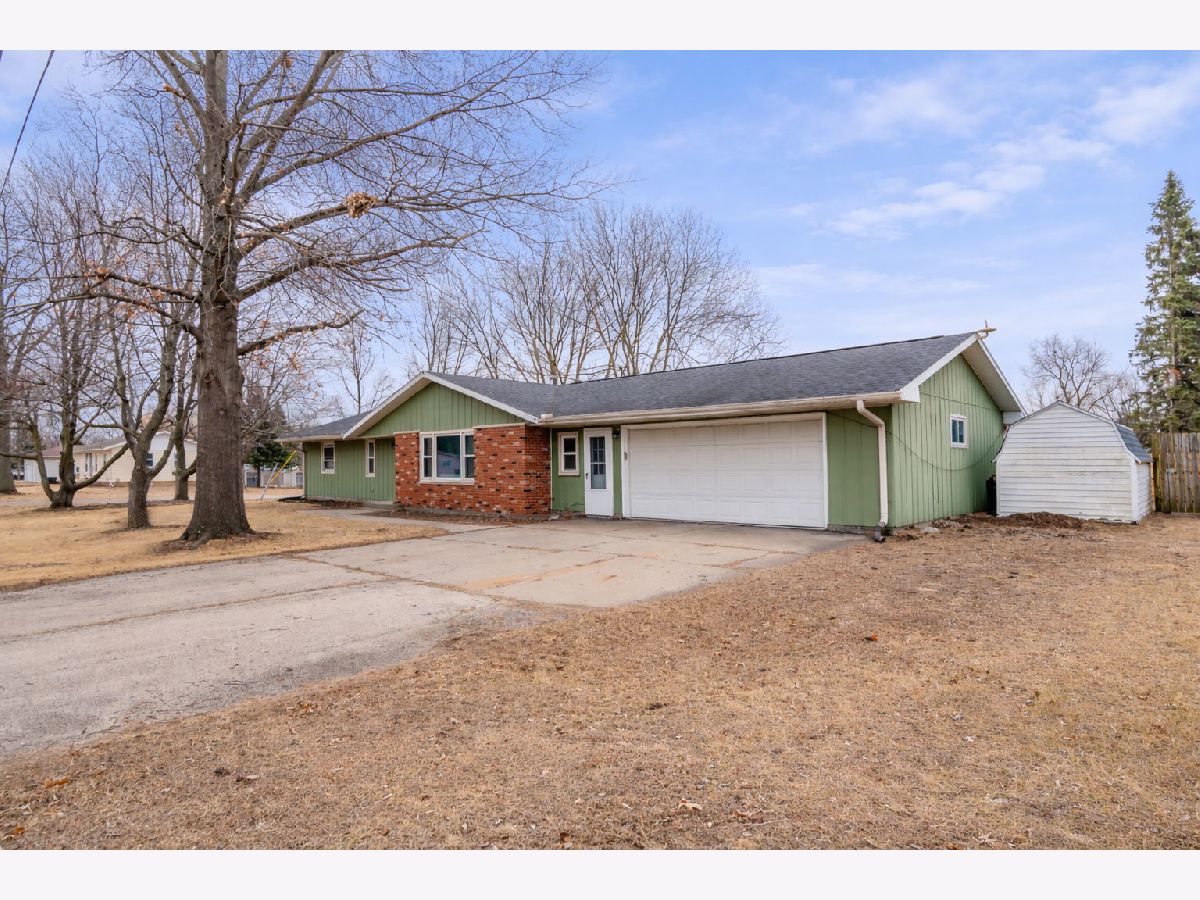  For Sale Erie Illinois, 300 Highland Avenue
