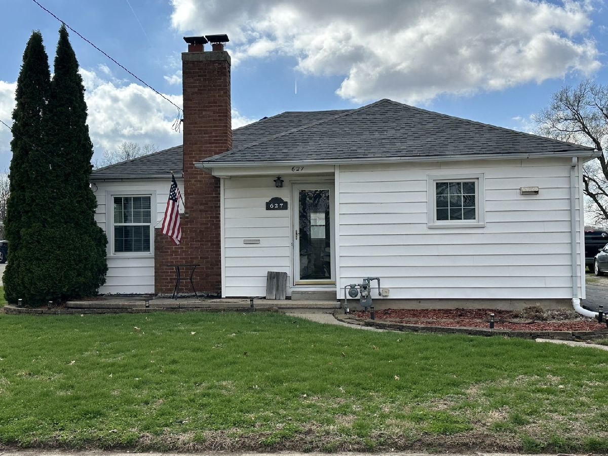  For Sale Morrison Illinois, 627 Genesee Avenue