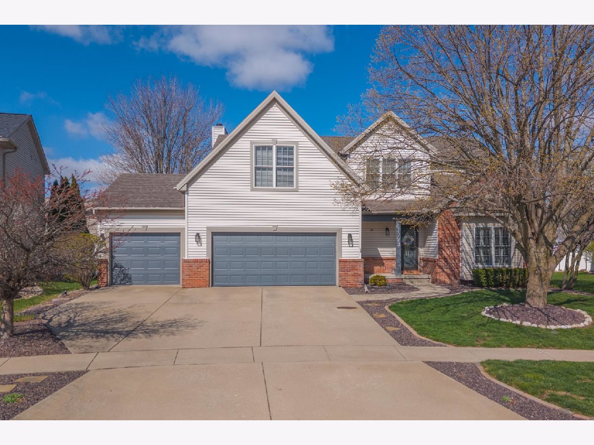 Homes & Condos & Townhomes For Sale Eagles Landing Normal Illinois, 1223 Joy Walk Way