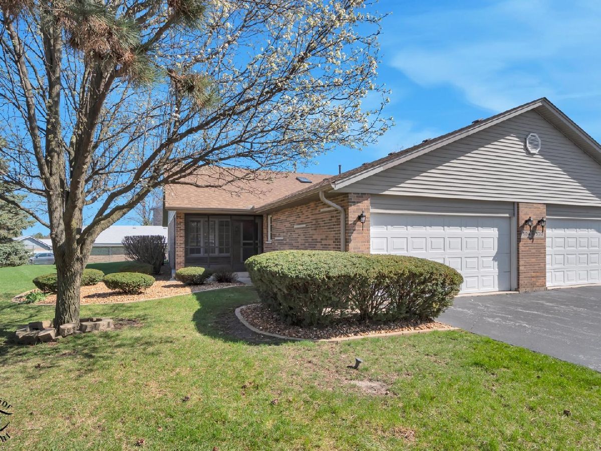  For Sale Crestwood Illinois, 5014 Circle Place