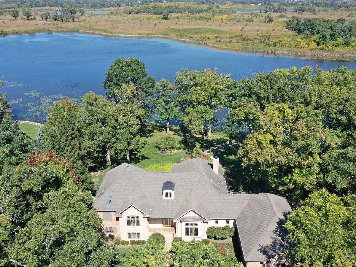 Homes For Sale Summerhill Estates Mundelein Illinois, 24092 Old Oak Drive