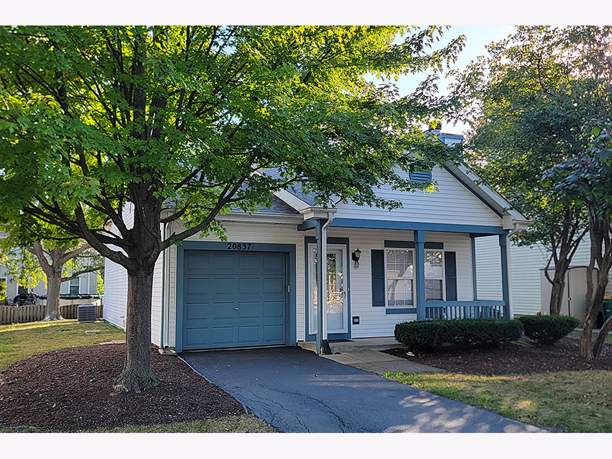 Homes & Townhomes For Sale Lakewood Falls Plainfield Illinois, 20837 Brockton Court