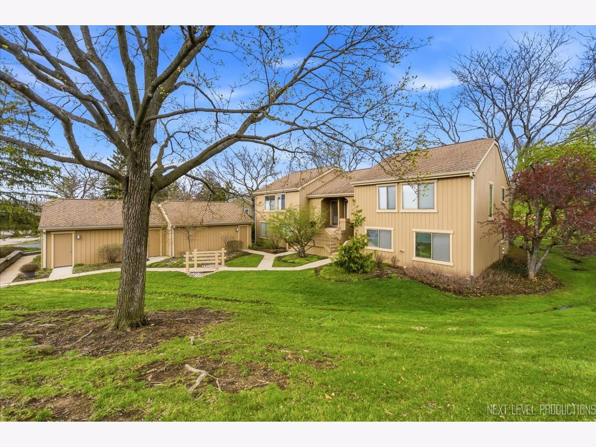  For Sale Lake Barrington Illinois, 746 Oak Hill Road