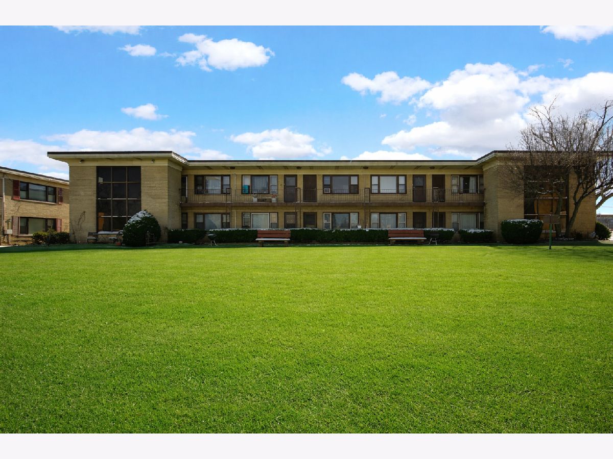  For Sale Northlake Illinois, 12 King Arthur Court