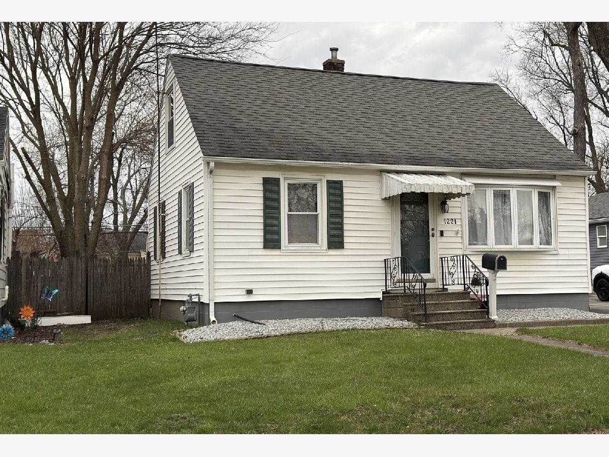  Rented Joliet Illinois, 1221 Agnes